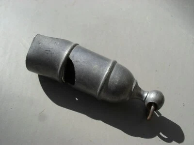 ancien SIFFLET de CHASSE  - Photo 1/4