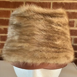 ¿Piel sintética Lord & Taylor vintage? Sombrero Pastillero Grande Marrón Elegante Elegante Elegante Dinero Antiguo - Imagen 1 de 8