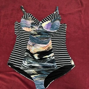 Torrid one piece swimsuit bathing suit Striped Abstract size 3 - Bild 1 von 6