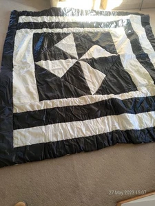 Bed spread, coverlet, bed cover black and white - Bild 1 von 8