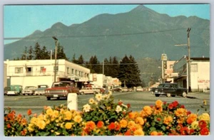 Looking Up Wallace Street, Hope British Columbia, Vintage Chrome Postcard - Picture 1 of 2