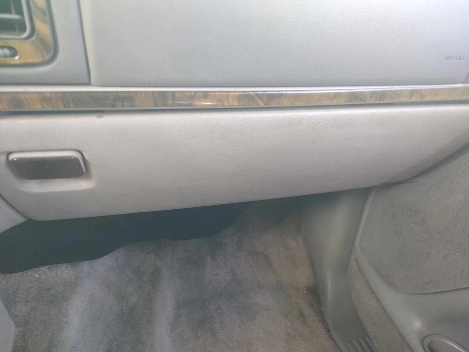 2000-2005 GMC Yukon Glove Box Pewter/Shale - Image 1 of 1