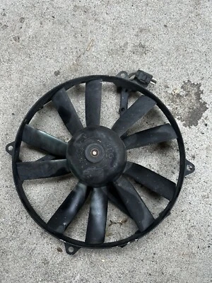 MERCEDES-BENZ W124 E300D 1986-1995 RADIADOR DELANTERO VENTILADOR MONTAJE OEM Foto 1 de 2