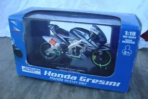 Motocicleta de carreras Marco Melandri, Nº33, GP07 Honda RV212V Gresini, 1:18 - Imagen 1 de 3