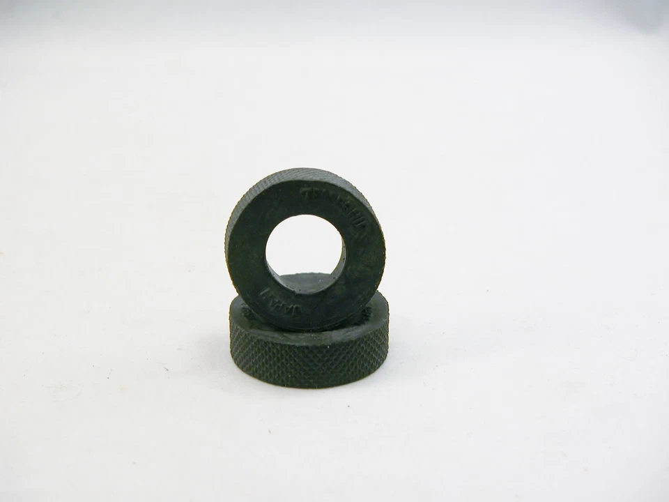 Slot Car U.S. 1/32 1/24 cox Revell etc circuit Paire pneus neufs Tradeship Japon