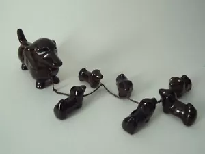 Estatuillas de colección MCM Japón Dachshund perro mamá y 6 cachorros encadenados - Imagen 1 de 10