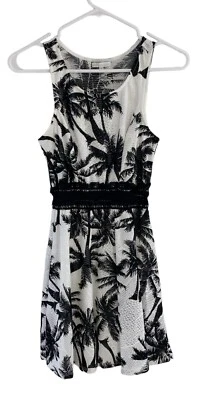 Платье Charlotte Russe A Line Sz S Eyelet Tropical Palm Tree Hawaiian Resort б/у в отличном состоянии - Изображение 1 из 4