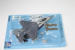 ITALERI FABBRI 1:100 F-16A - US AIR FORCE - Picture 1 of 1