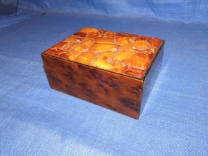 Alte Holz-Schatulle mit Bernstein-Besatz, Edelholz-Furnier, Mitte 20.Jahrh. - Bild 1 von 9