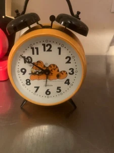 Vintage Garfield Metal Windup Alarm Clock by Sunbeam - Bx sp5 - Picture 1 of 2