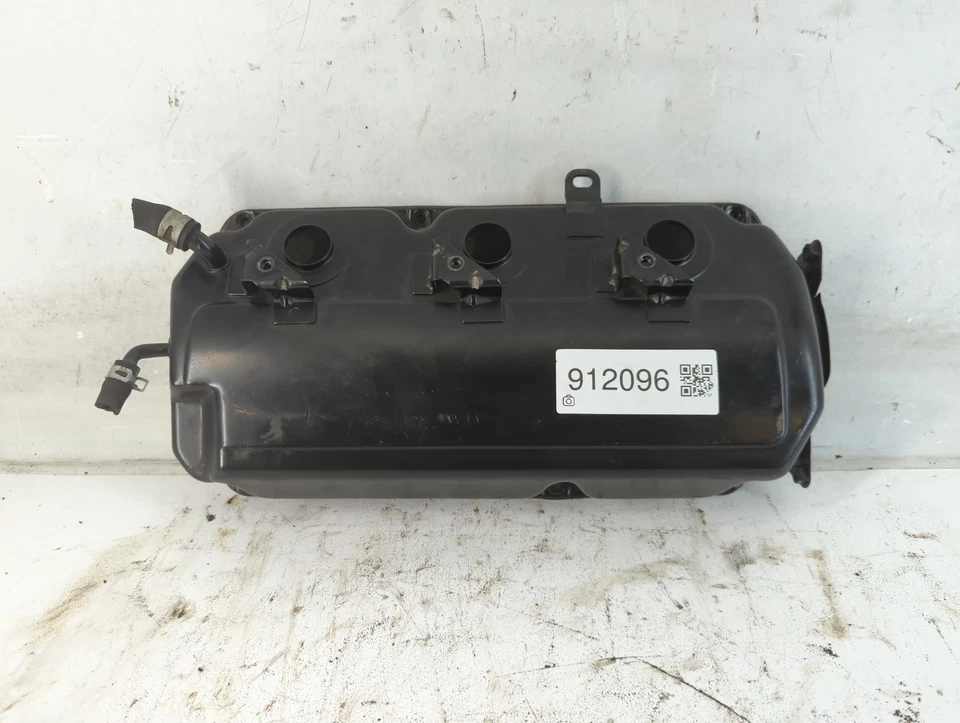2005 Mitsubishi Galant Passenger Right Cylinder Head Valve Cover VDUZU - Image 1 of 4