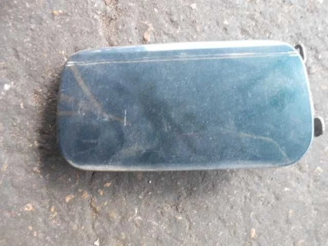 Tapa de tapa de tapa de gas para puerta de llenado de combustible BMW 528i 1999 Foto 1 de 2