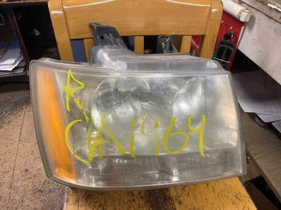 Conjunto de faros derecho OEM PASAJERO SUBURBAN 1500 07 08 09 10 11 12 13 14 Foto 1 de 4