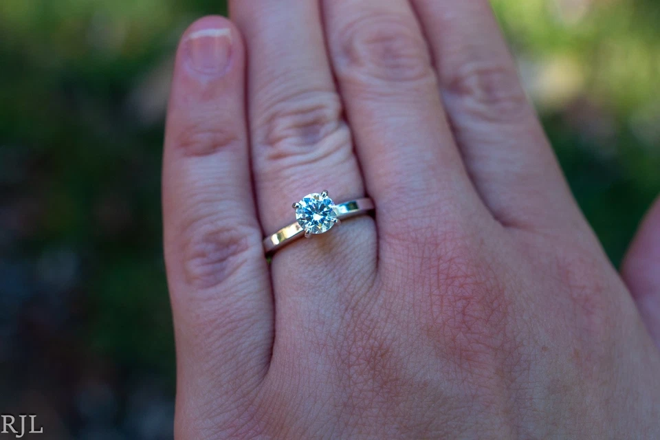 Natural diamond engagement ring size 5.5 womens Round stone 0.733 carats - Image 1 of 4