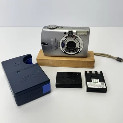 Câmera Digital Canon PowerShot SD550 ELPH 7.1 MP Prata com Carregador e Bateria OEM - Imagem 1 de 4