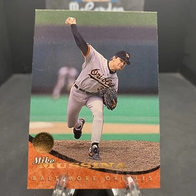 1994 Leaf Mike Mussina #105 HOF Baltimore Orioles - Image 1 of 2