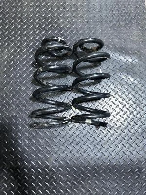 Mola helicoidal dianteira para 2015 Chevy Silverado 1500 – Substituição OEM compatível com GMC - Imagem 1 de 4