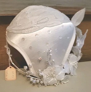 Vtg 1950s Wedding White Floral, Leaves, Beads & Sequins Skull Cap Silk Roaring  - Picture 1 of 13