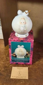 PRECIOUS MOMENTS BUT THE GREATEST OF THESE IS LOVE BALL ORNAMENT 1992 527734 P82 - Picture 1 of 1