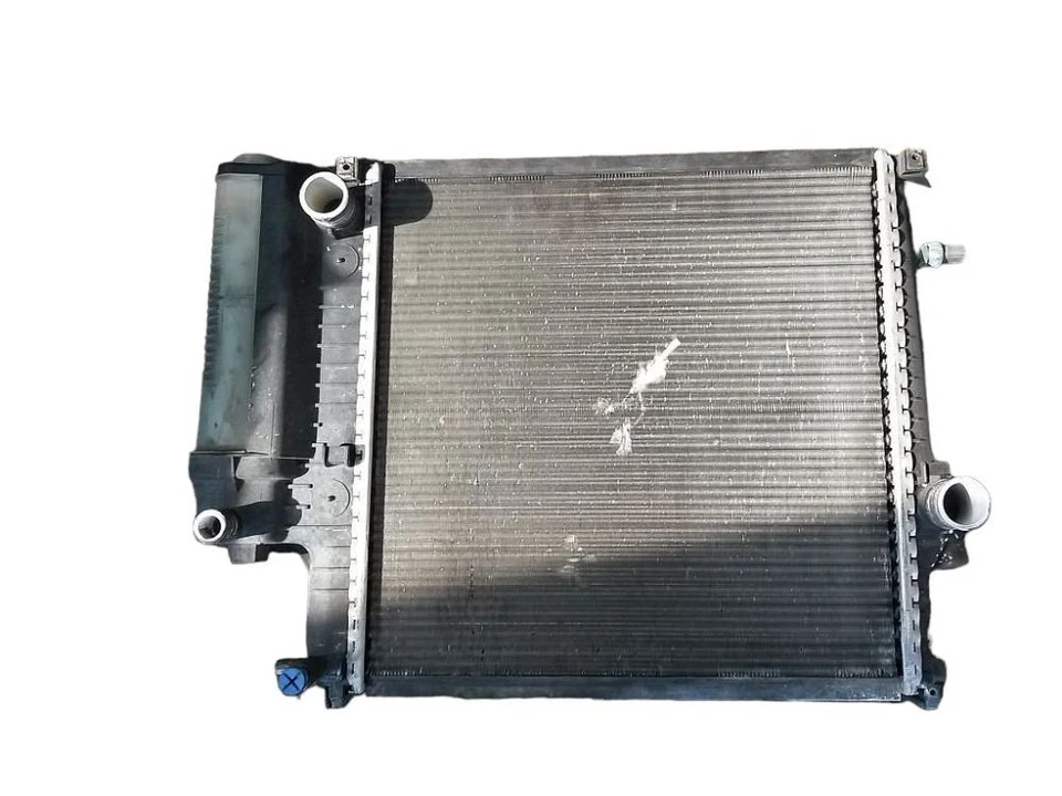 RADIATEUR EAU BMW 3 serie Compact (E36/5) Hatchback 316i (M43-B16) - Photo 1/1