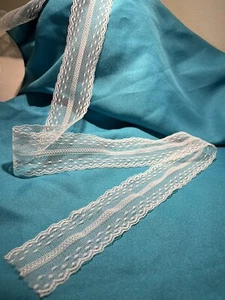 Vintage zart elfenbein/weiß flach Netz Spitzenborte gewellter Rand 1 3/4" x 1 Yard - Bild 1 von 5