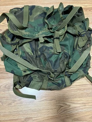 USGI ALICE Pack Talla Mediana m81 Woodland Mochila Pack con Correas Foto 1 de 2