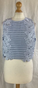 Top recortado para mujer Ted Baker azul sin mangas floral de ganchillo bordado Reino Unido12 132 - Imagen 1 de 12