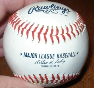 2010 San Francisco Giants Rawlings Souvenir Baseball - Picture 1 of 2