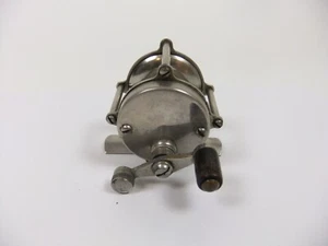 Vintage Raised Pillar Fishing Reel Pflueger Hendryx or Arrow Fishing Reel #40 - Picture 1 of 10