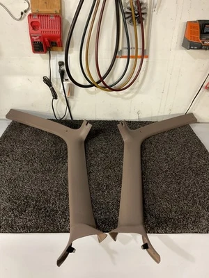 Ford F-150 1992-1997, F-250, F-350 y Bronco Pillar Trim moca/beige/marrón Foto 1 de 4