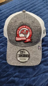 New Era Hombres Tampa Bay Buccaneers NFC División Sur Campeones Vestuario Gris - Imagen 1 de 7