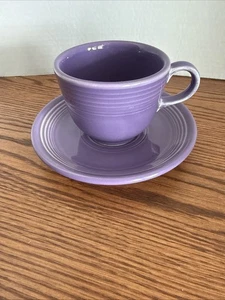 Homer Laughlin Fiestaware Retirado Raro 1993 Lila Púrpura Taza de Té Juego de Platillos JJA - Imagen 1 de 5