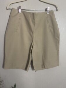 Chicos Bermuda Shorts Womens .5 Short Beige Flat Front Side Zipper 6 Petite