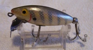 VINTAGE TRUE TEMPER SPEED SHAD WOOD LURE 8/1/22 SILVER SCALE  2.25" - Picture 1 of 3