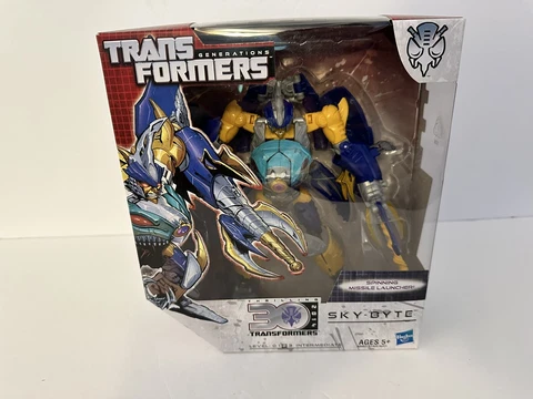 Transformers Generations 30th SKY-BYTE - Voyager Class 2014 Hasbro BRAND NEW Cover