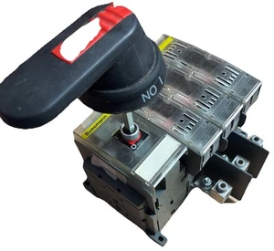 Interruptor de desconexión Bussmann CFD100J3 600VAC-100A, 3PH, 3 polos - Imagen 1 de 8