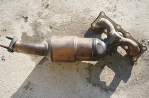 OEM BMW E90 N52 Rear Exhaust Manifold Header 2006 06 325i 330i Sedans - Picture 1 of 7