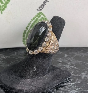 Großer klobiger Vintage signierter Miriam Haskell schwarzer Glas Cocktail Ring Größe 5-7 - Bild 1 von 6