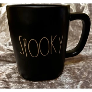 Taza Rae Dunn "Espeluznante" Halloween Día de Muertos Gótico  - Imagen 1 de 3