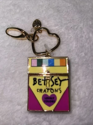 Новый в коробке Betsey Johnson открытый карандаш коробка золотой тон/покрытие эмали сумка подвеска/брелок - Изображение 1 из 4