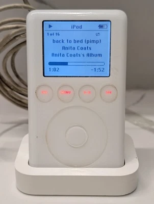 Apple iPod Classic 3rd Gen 20GB A1040 – Works Plugged In – Original Dock & Charg - Image 1 of 4