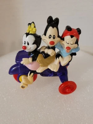 Figura de acción 1994 Yakko Wakko & Dot Bicycle 3" McDonald's WB Animaniacs Foto 1 de 4