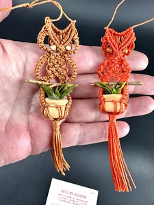 XRARE VTG 60s Retro MINIATURES Owl SET 2 Jute / Hemp Macramé Hanging Wall Art 4" - Picture 1 of 22