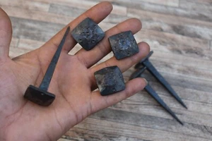 6x Clavos cuadrados de cabeza de rosa martillados para puerta de hierro forjado de herrero - Imagen 1 de 7