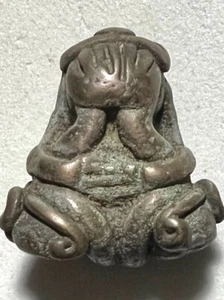PHRA PIDTA YUNYUNG LP AIEM RARO VECCHIO CIONDOLO AMULETO BUDDHA TAILANDESE MAGIA ANTICO #606 - Foto 1 di 4