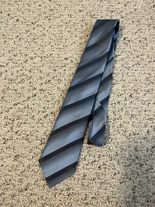 Kenneth Cole Reaction Blue and Black Stripped Necktie - Picture 1 of 4