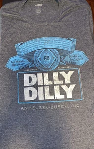 2017 OLD NAVY Budweiser BUD LIGHT dunkelgrau Grafik T-Shirt DILLY DILLY Herren M - Bild 1 von 4