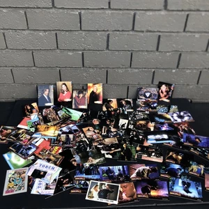 Lotto di 120 carte collezionabili Inkworks Smallville & Tops Batman Returns DC qualche segno di usura - Foto 1 di 13
