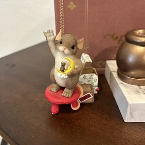 Estatuilla encantadora de juguetes taburete rojo ratón 97/115 que alcanza una memoria** - Imagen 1 de 5