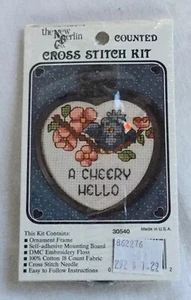 The New Berlin Co. Kreuzstich Ornament Kit - CHEERY HELLO blau Vogel Blumen  - Bild 1 von 2